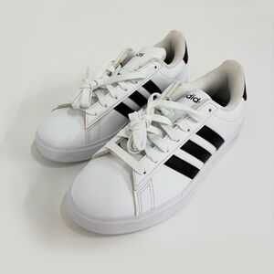 adidas Women’s Grand Court 2.0 Sneaker – White/Black – Size 6.5